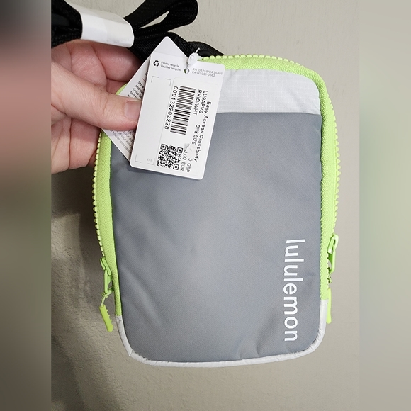 Lululemon Wasy Access Crossbody gray colorblock lime green zipper NWT - Picture 3 of 7